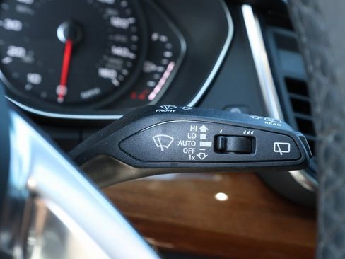 Used 2023 Audi Q5 2.0T Premium w/ Convenience Package image 39