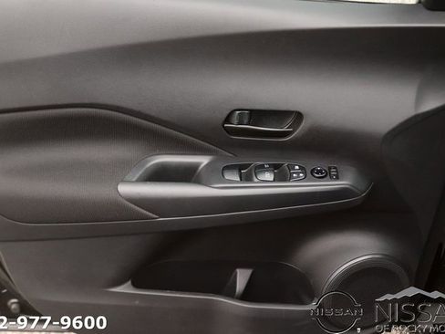 Used 2023 Nissan Kicks S image 9