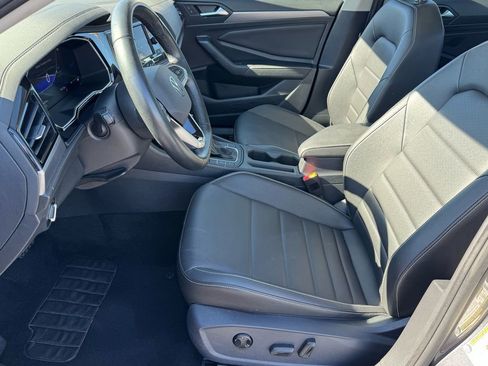 Used 2024 Volkswagen Jetta SE image 11
