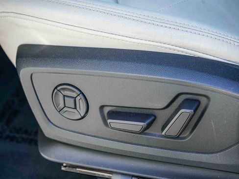 Used 2022 Audi Q3 2.0T Premium Plus w/ Premium Plus Package image 20