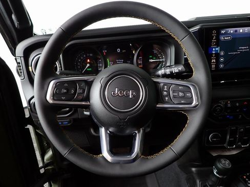 New 2024 Jeep Wrangler Unlimited Sahara w/ Technology Group image 18