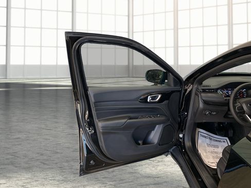 New 2026 Jeep Compass Latitude w/ Quick Order Package 29K AWD/4WD image 18