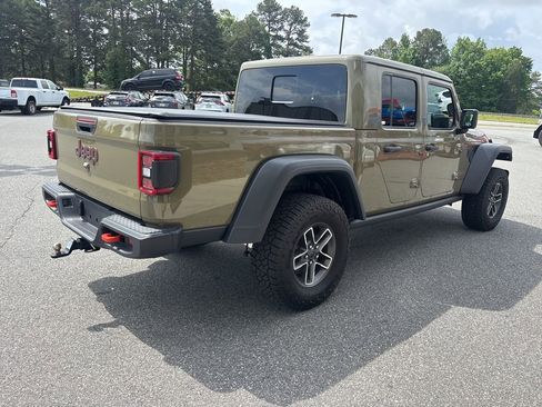 Used 2025 Jeep Gladiator Mojave AWD/4WD image 8