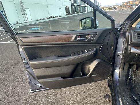 Used 2015 Subaru Outback 3.6R Limited image 18