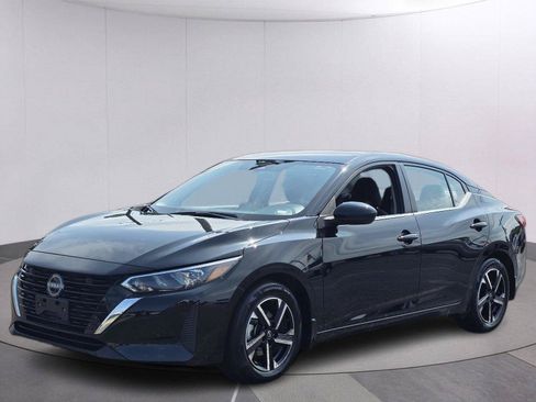 Used 2025 Nissan Sentra SV FWD image 1
