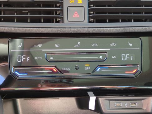 New 2025 Volkswagen Jetta SE image 12