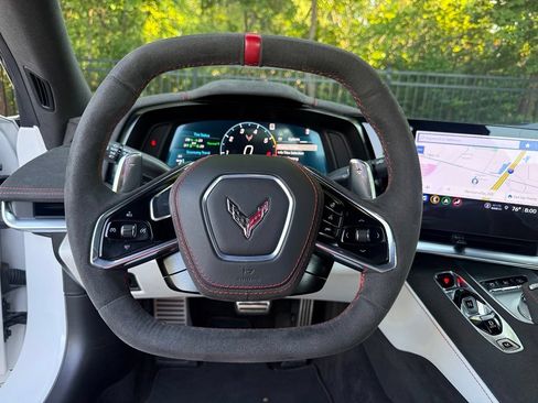 Used 2023 Chevrolet Corvette Stingray Premium Conv w/ Z51 Performance Package RWD image 11