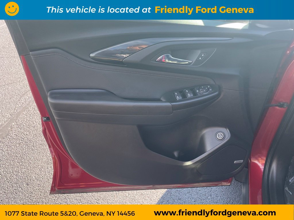 Used 2021 Chevrolet TrailBlazer RS w/ Sun and Liftgate Package AWD/4WD image 12