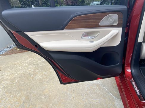 Certified 2025 Mercedes-Benz GLE 350 4MATIC image 38