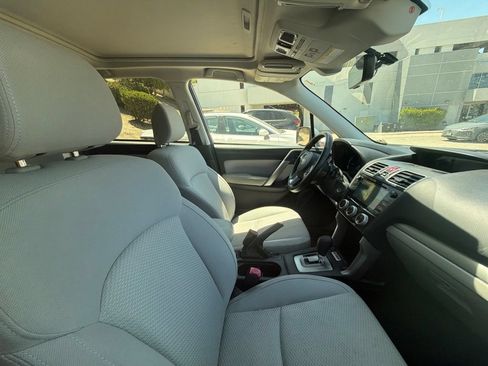 Used 2017 Subaru Forester 2.5i Premium AWD/4WD image 12