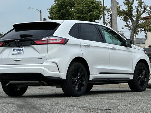 New 2024 Ford Edge SE w/ Black Appearance Package image 5