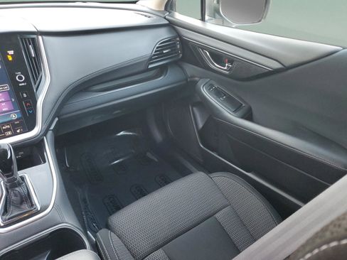 Used 2022 Subaru Outback Premium image 12