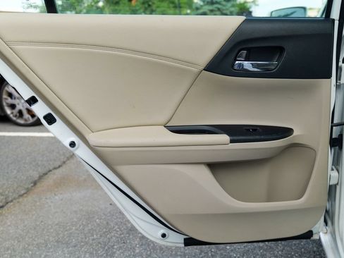 Used 2016 Honda Accord EX image 25
