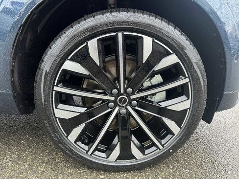 New 2026 Volvo XC60 T8 Ultra w/ Protection Package Premier image 9