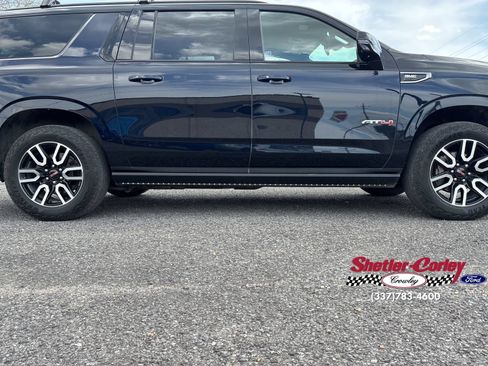 Used 2023 GMC Yukon XL AT4 w/ AT4 Premium Plus Package AWD/4WD image 44