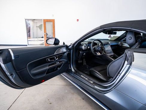 Used 2023 Mercedes-Benz SL 43 AMG image 41
