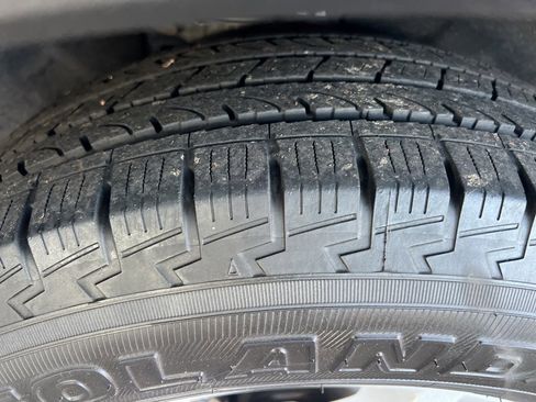 Used 2021 Ford Explorer XLT image 10