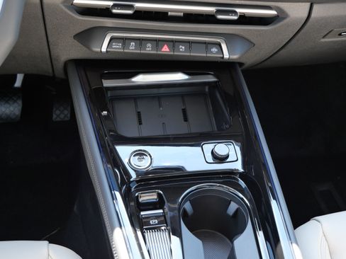 New 2026 Audi Q3 quattro 2.0T AWD/4WD image 10