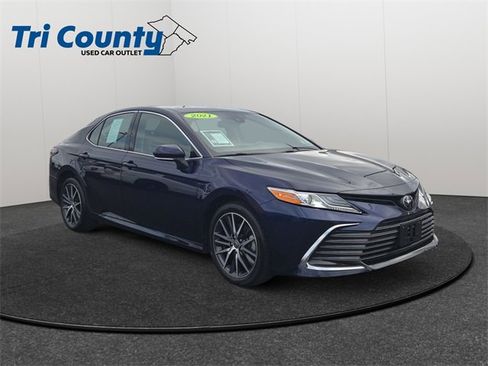 Certified 2021 Toyota Camry XLE image 1