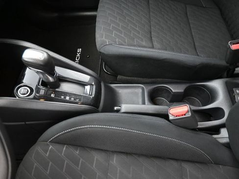 Used 2022 Nissan Kicks S image 19