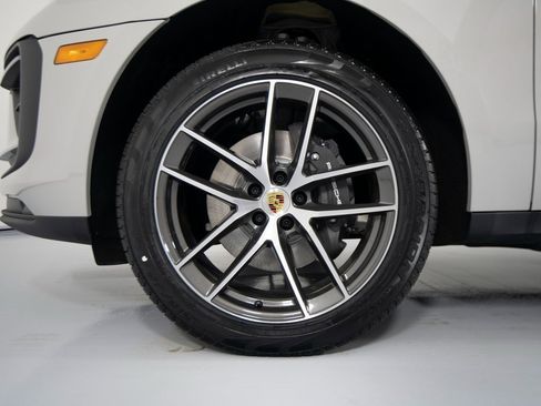 New 2026 Porsche Macan image 15
