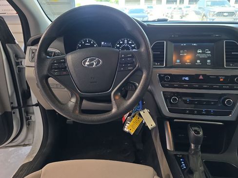 Used 2016 Hyundai Sonata SE FWD image 16