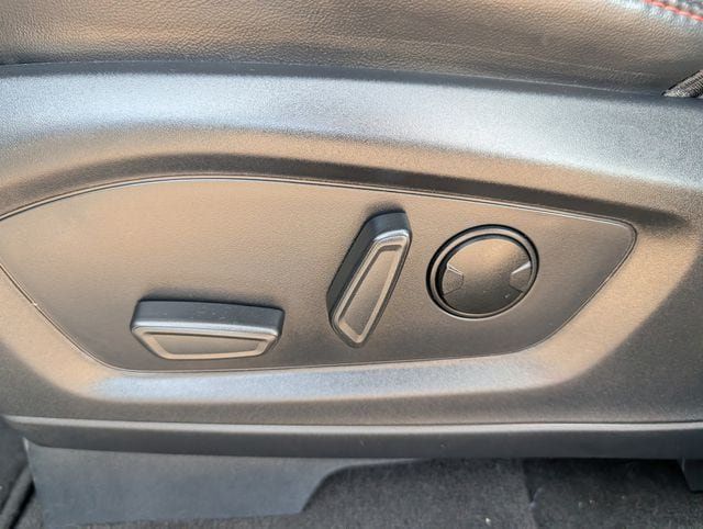 Used 2025 Ford Explorer ST-Line RWD image 23