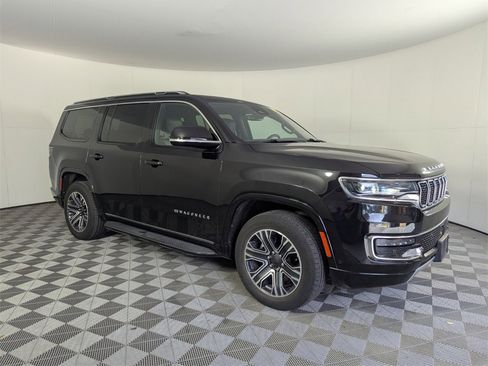 Used 2024 Jeep Wagoneer Series II image 2