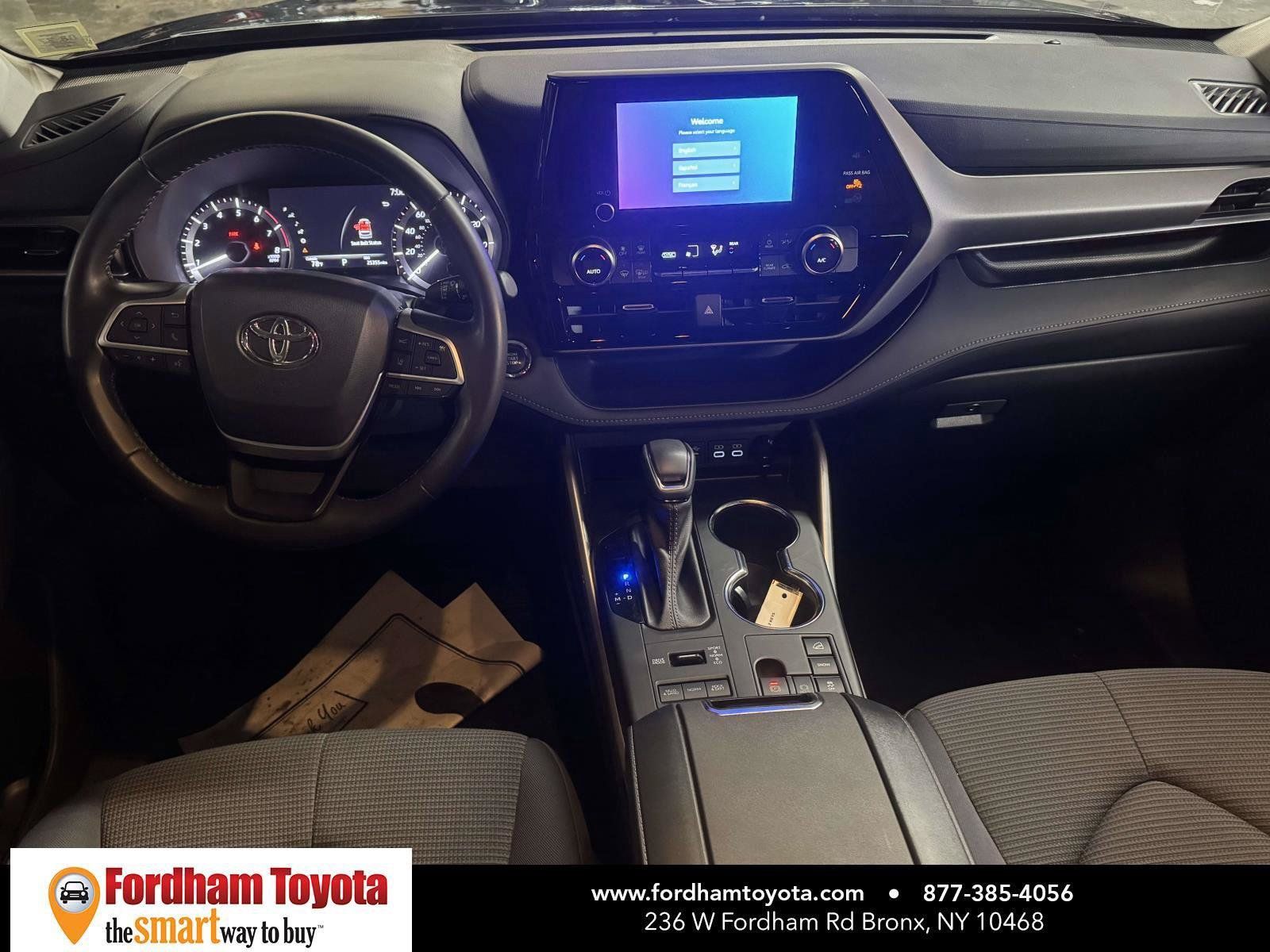 Used 2023 Toyota Highlander LE AWD/4WD image 13