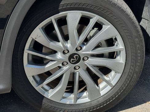 Certified 2024 INFINITI QX50 Luxe image 10