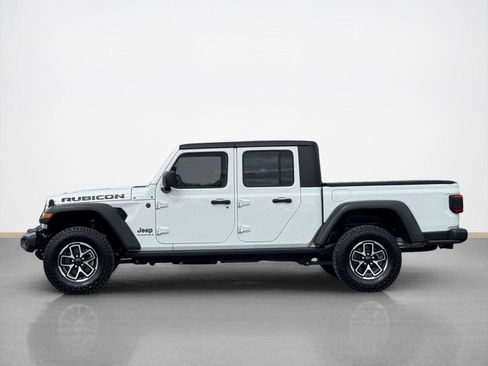 Used 2024 Jeep Gladiator Rubicon w/ Technology Group AWD/4WD image 4