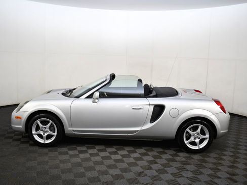 Used 2000 Toyota MR2 image 11
