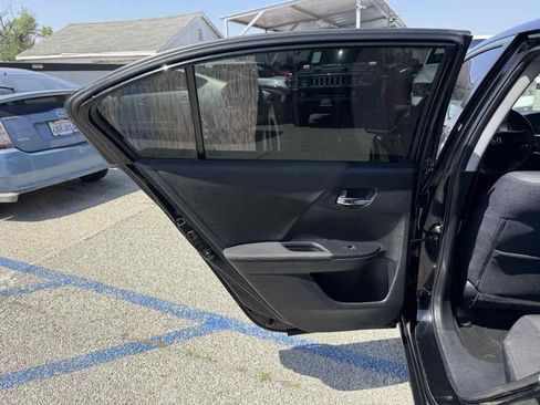 Used 2017 Honda Accord LX image 19