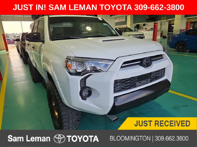 Used 2020 Toyota 4Runner Venture w/ Moonroof Package AWD/4WD image 1