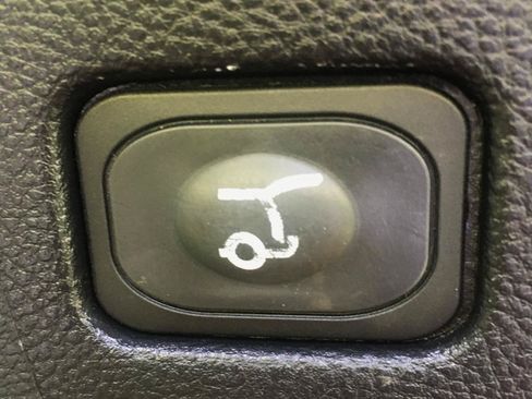 Used 2016 Ford Edge Titanium w/ Equipment Group 302A AWD/4WD image 31