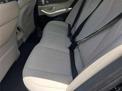 Used 2022 Mercedes-Benz E 350 Sedan image 13