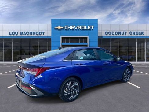Used 2025 Hyundai Elantra SEL FWD image 8