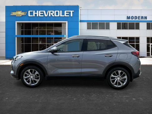 Used 2020 Buick Encore GX Essence w/ Experience Buick Package FWD image 2