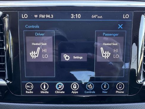Used 2018 Chrysler Pacifica Touring-L FWD image 23
