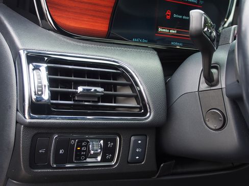 Used 2024 Lincoln Navigator Premiere image 26