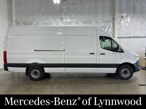 New 2025 Mercedes-Benz Sprinter 2500 image 1