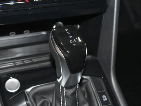New 2026 Volkswagen Taos SE FWD image 12