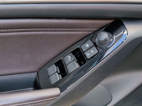 Used 2018 MAZDA MAZDA3 Touring image 13