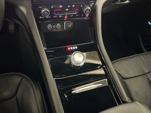 Used 2022 Jeep Grand Cherokee Overland image 13