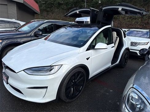 Used 2022 Tesla Model X Plaid image 1