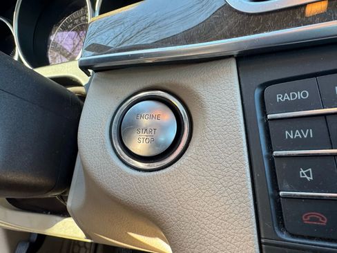 Used 2016 Mercedes-Benz E 350 4MATIC Sedan image 23