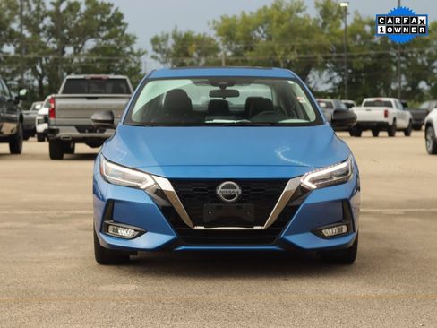 Used 2023 Nissan Sentra SR w/ SR Premium Package FWD image 2