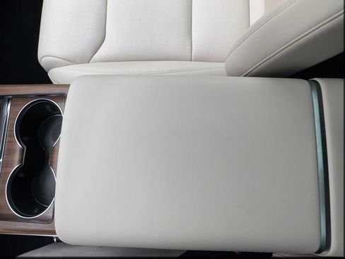 Used 2025 Tesla Model X image 42