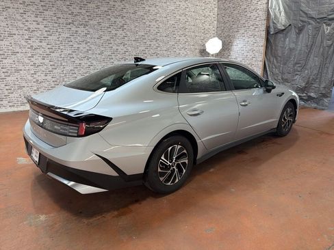 New 2026 Hyundai Sonata Blue FWD image 7