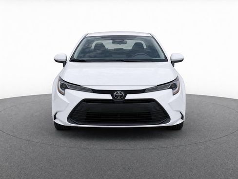 Used 2025 Toyota Corolla LE FWD image 5